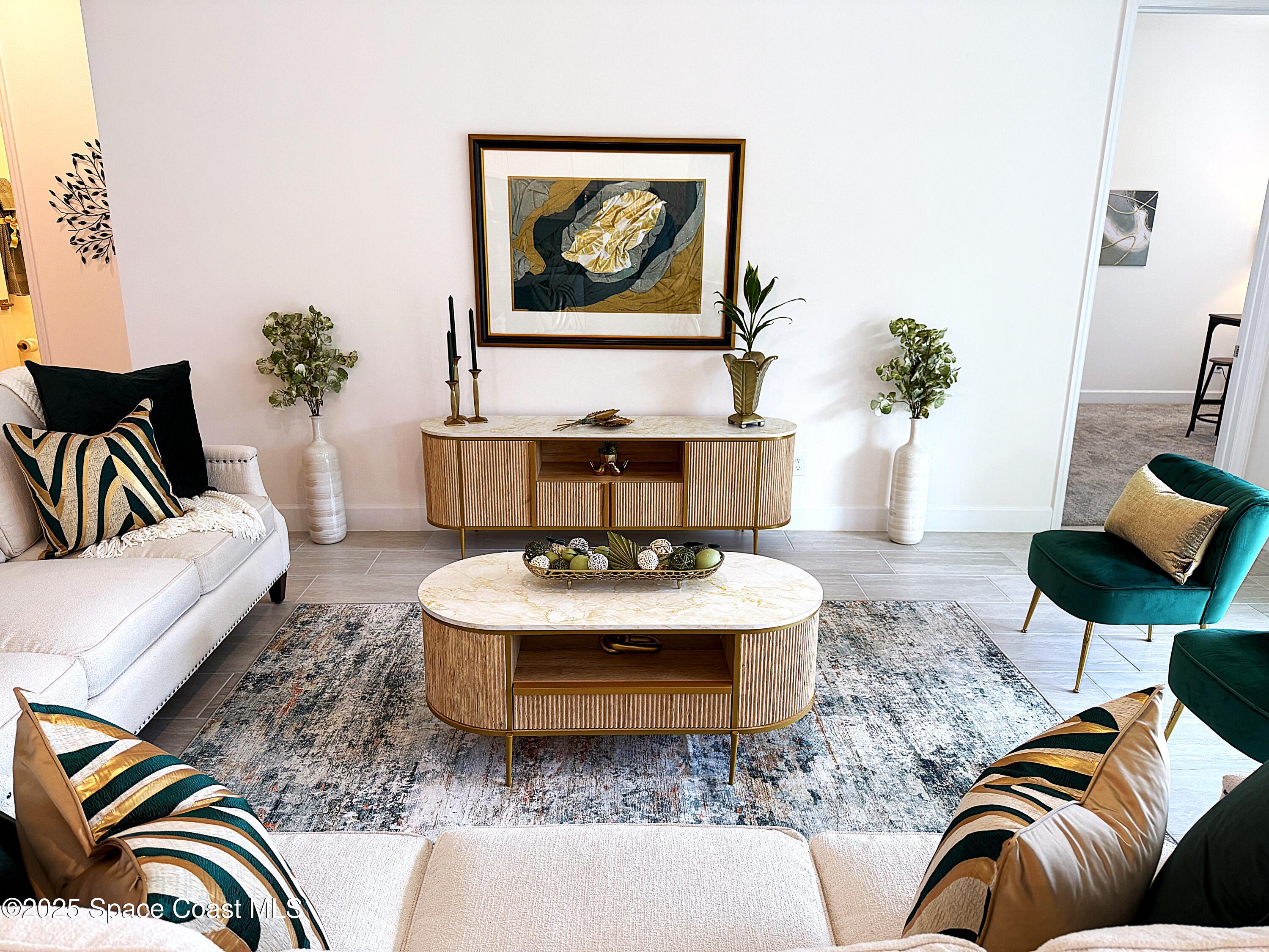 557 Castana Avenue SE 09