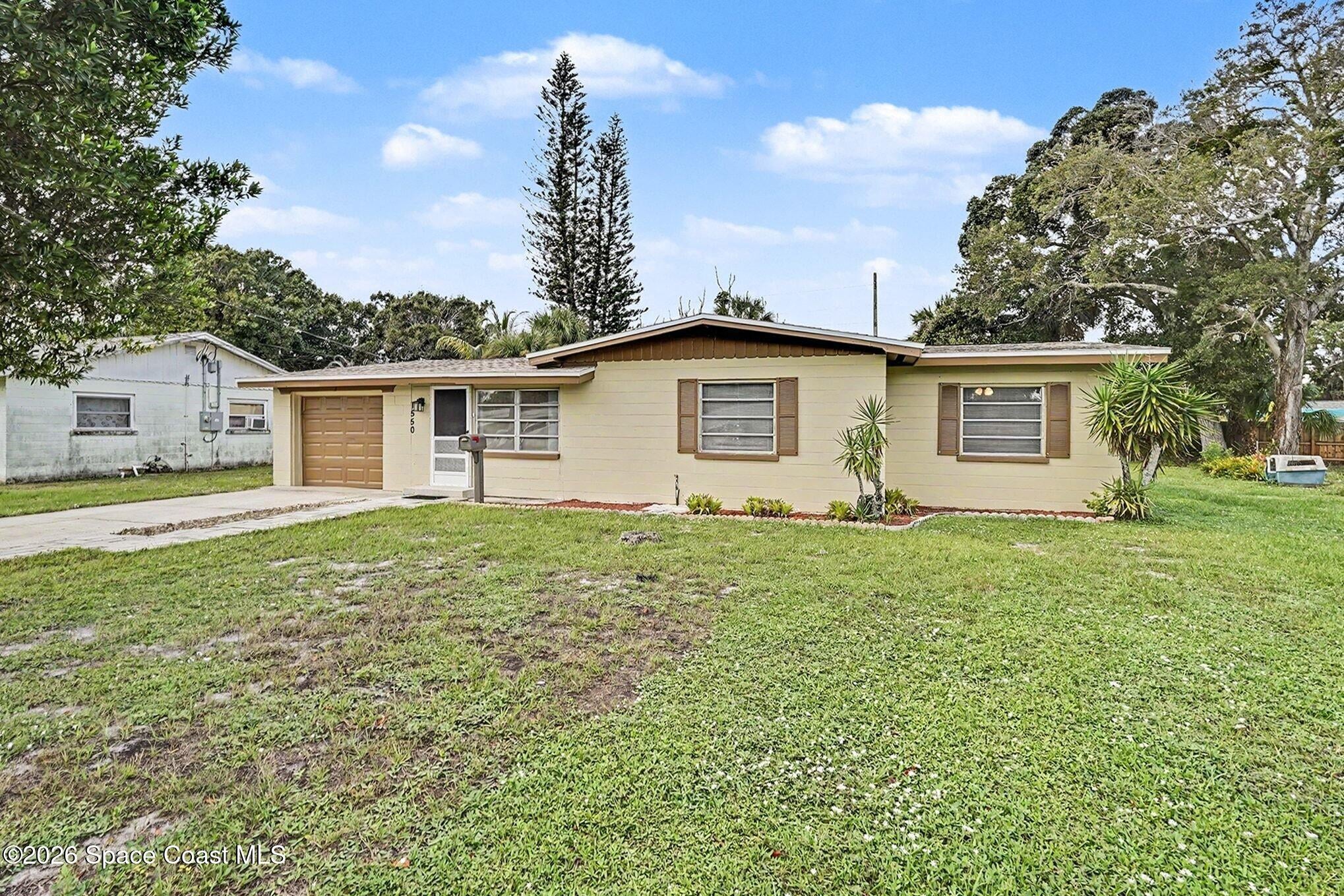1550 Hillcrest Drive
