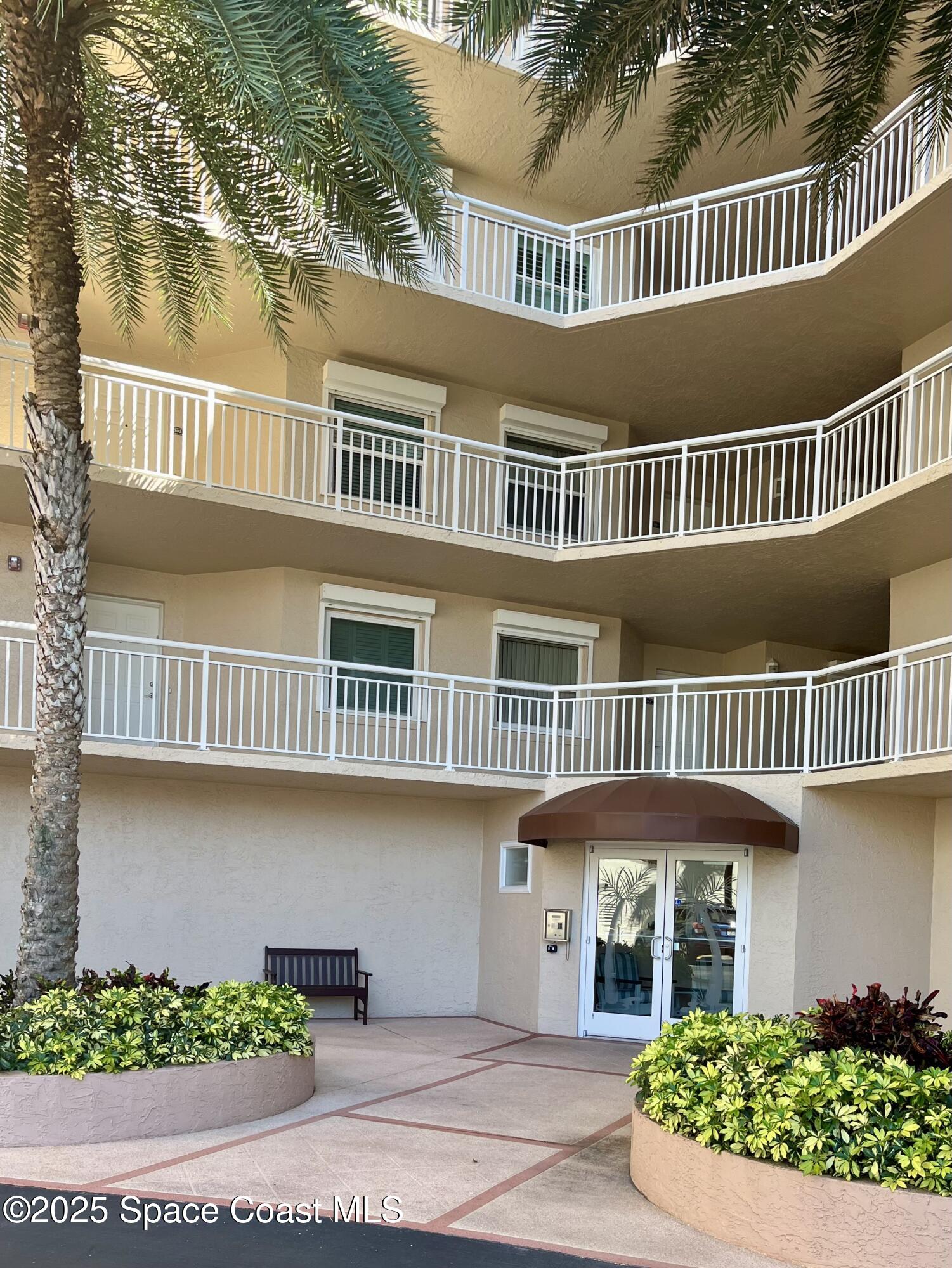 2805 N Highway A1A 301