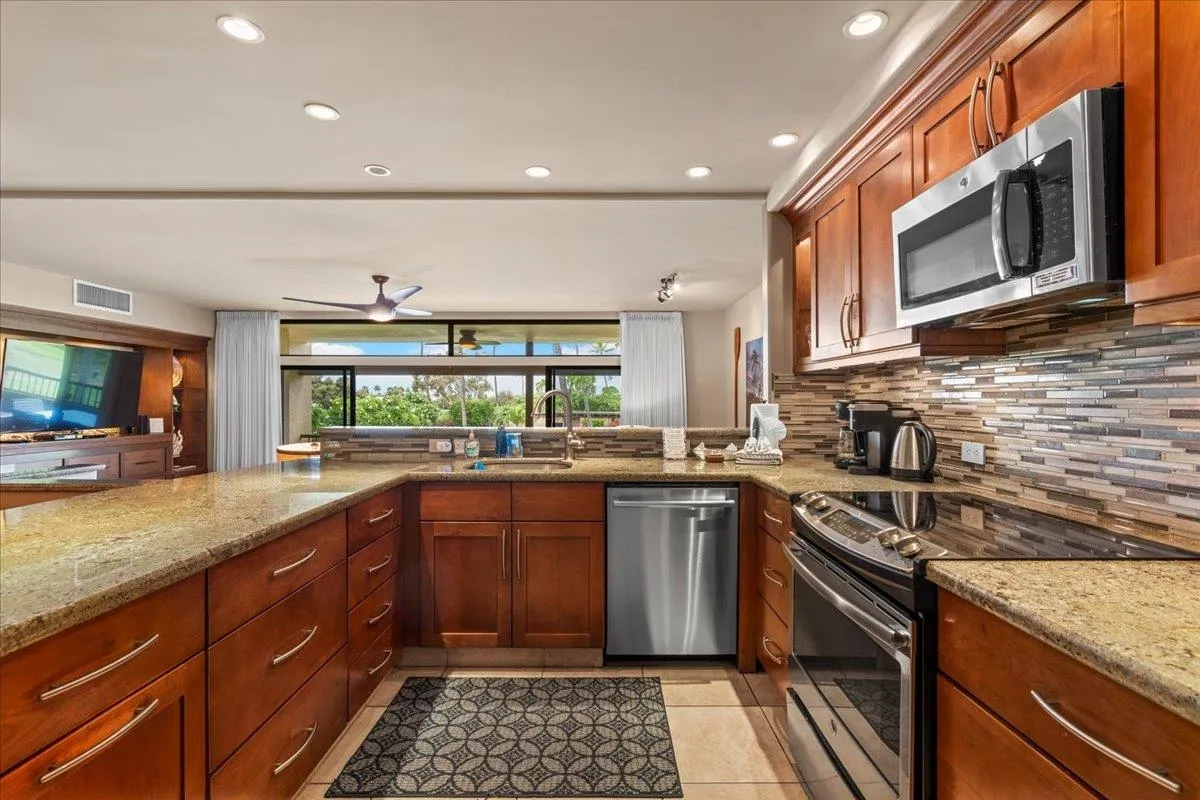 Lahaina, Hawaii 96761, United States, 2 Bedrooms Bedrooms, ,2 BathroomsBathrooms,Residential,Active,256356