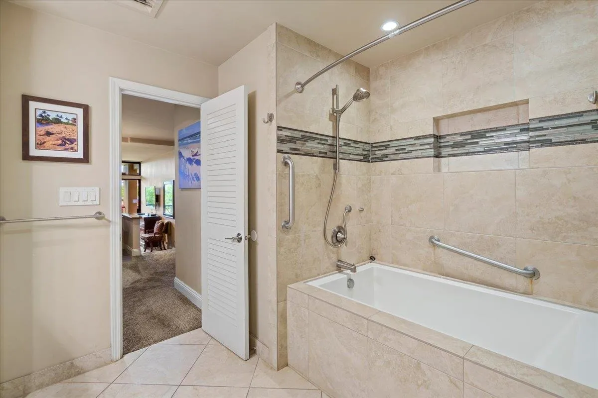 Lahaina, Hawaii 96761, United States, 2 Bedrooms Bedrooms, ,2 BathroomsBathrooms,Residential,Active,256356