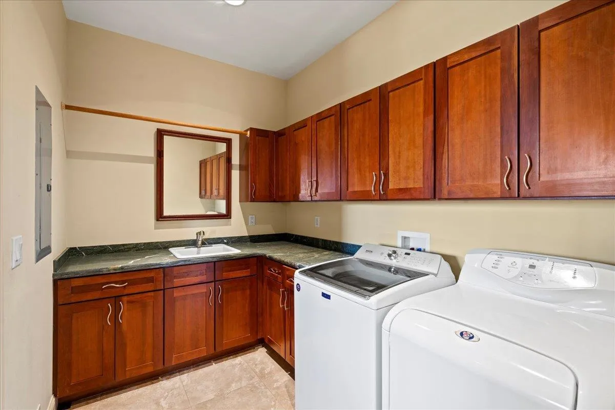 Lahaina, Hawaii 96761, United States, 3 Bedrooms Bedrooms, ,4 BathroomsBathrooms,Residential,Active,159102