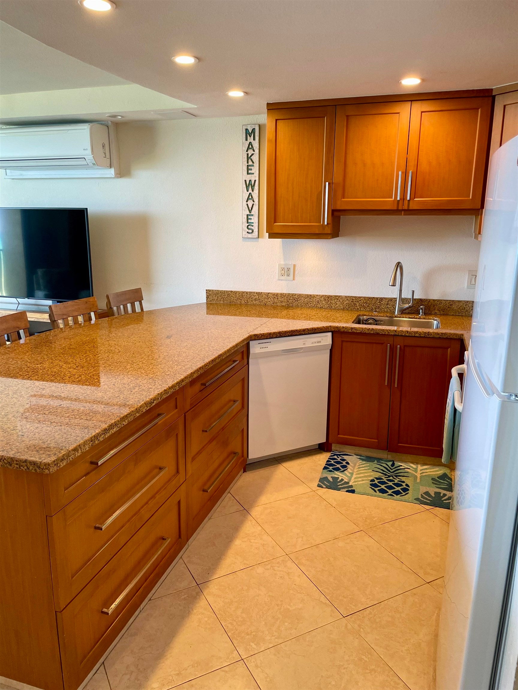 3543 Lower Honoapiilani Rd L205