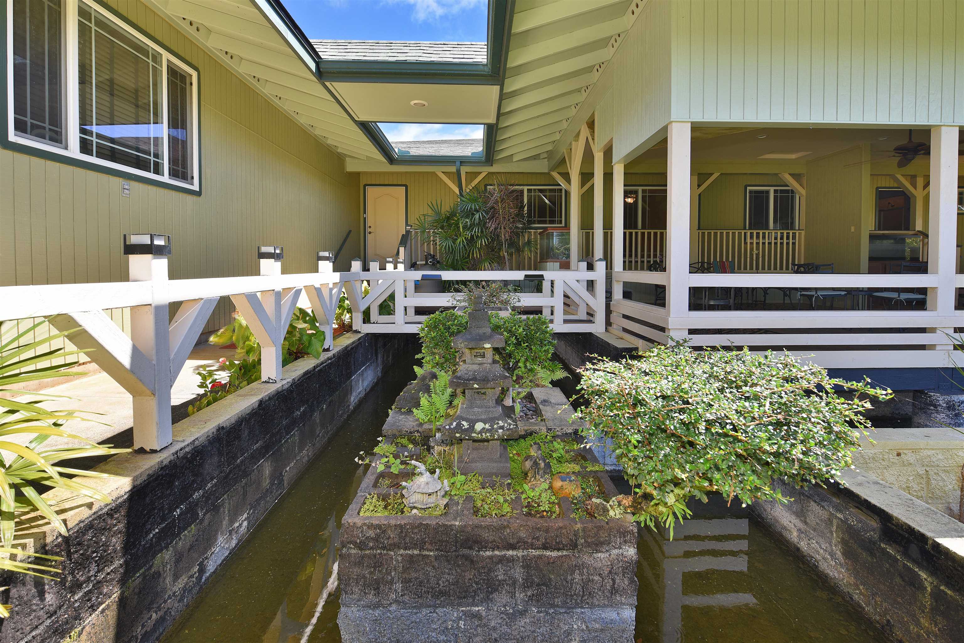 1525 Kaupakalua Rd