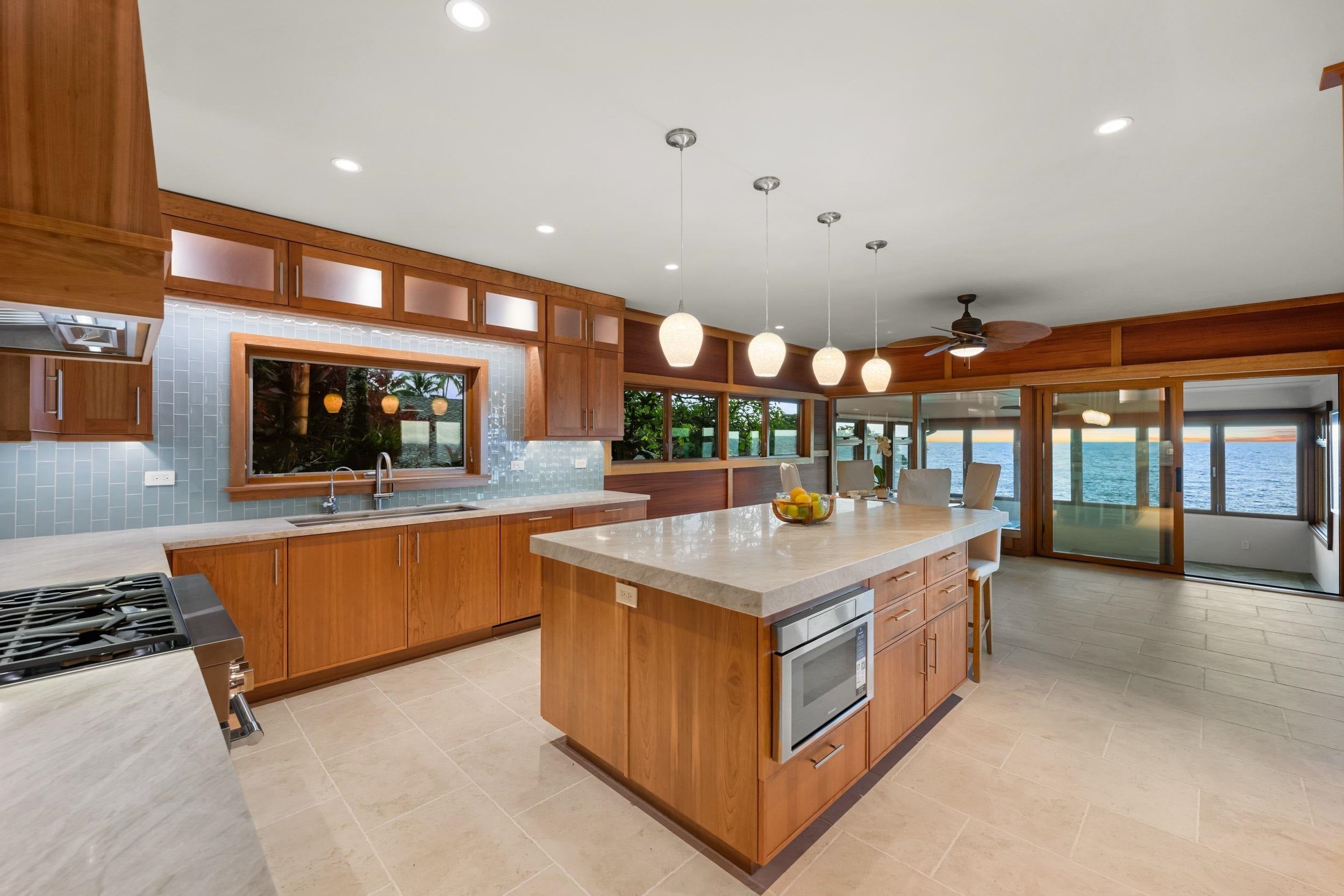 7127 Hana Hwy