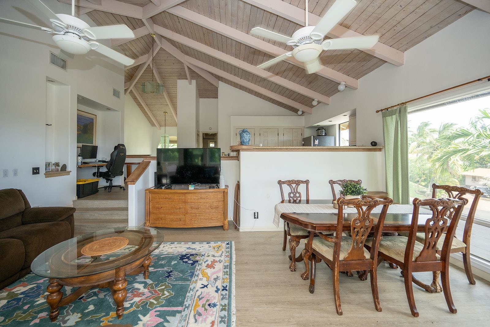3863 Mahinahina St