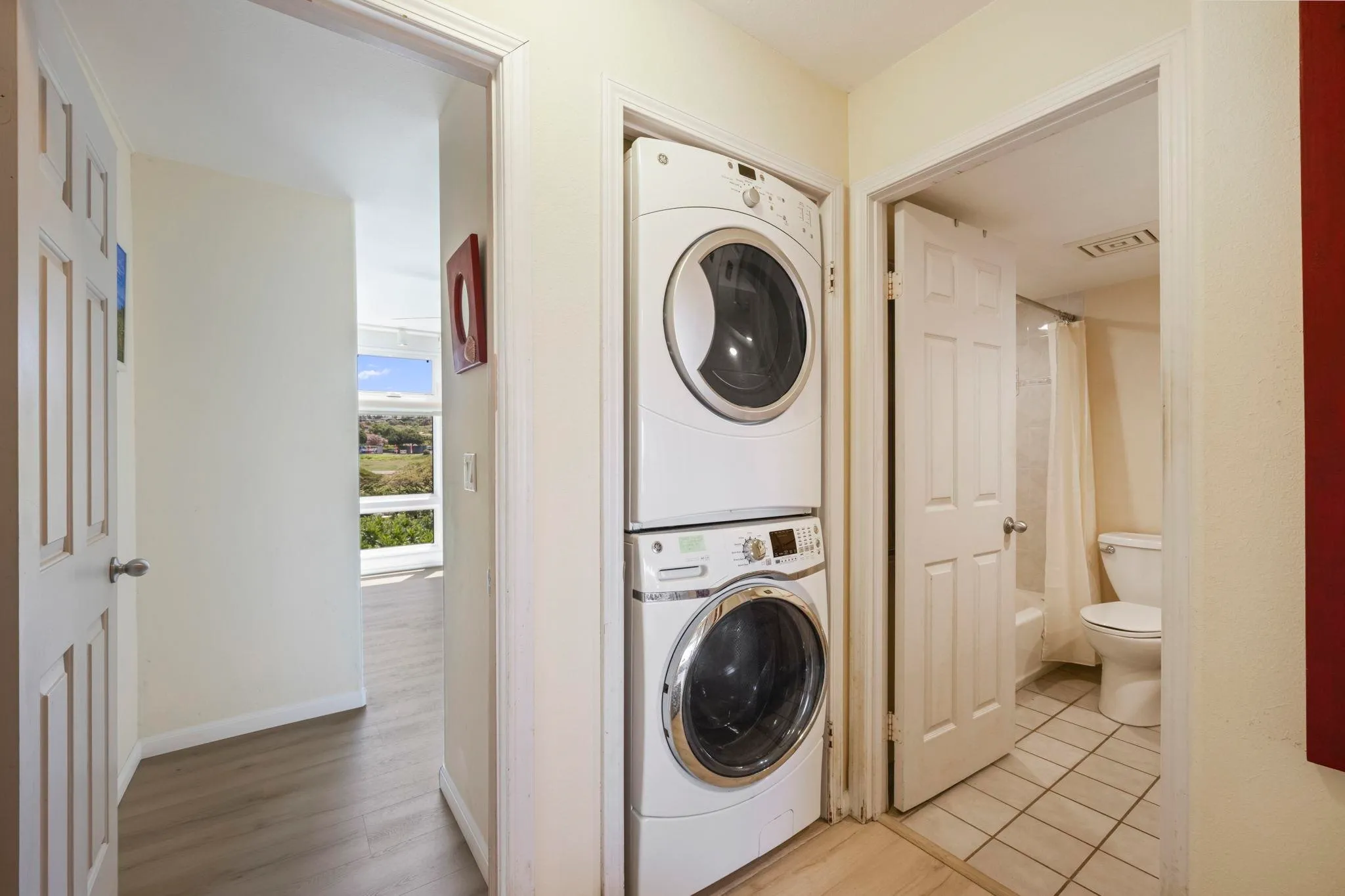 Lahaina, Hawaii 96761, United States, 2 Bedrooms Bedrooms, ,2 BathroomsBathrooms,Residential,Active,193631