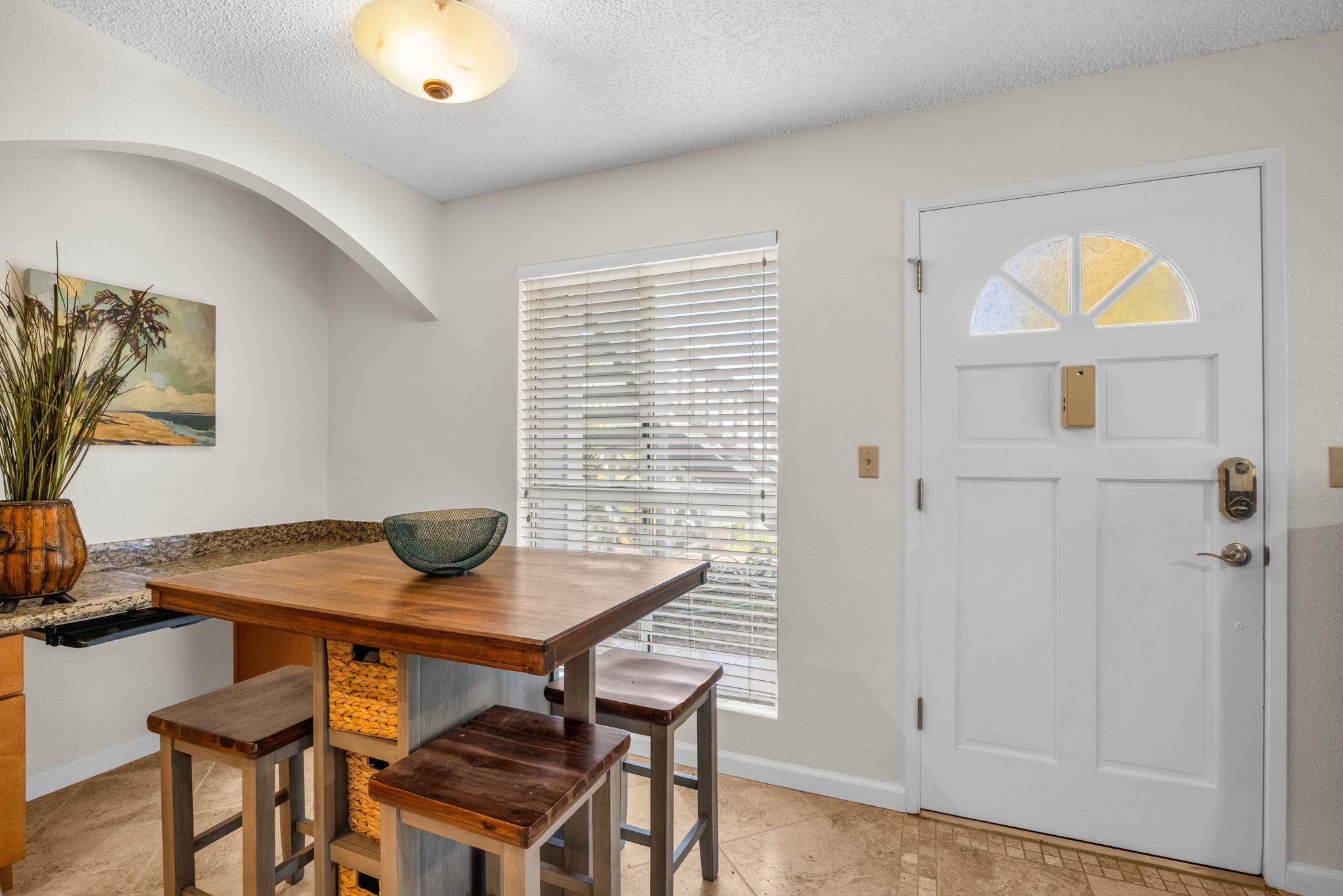 160 Keonekai Rd 16-102