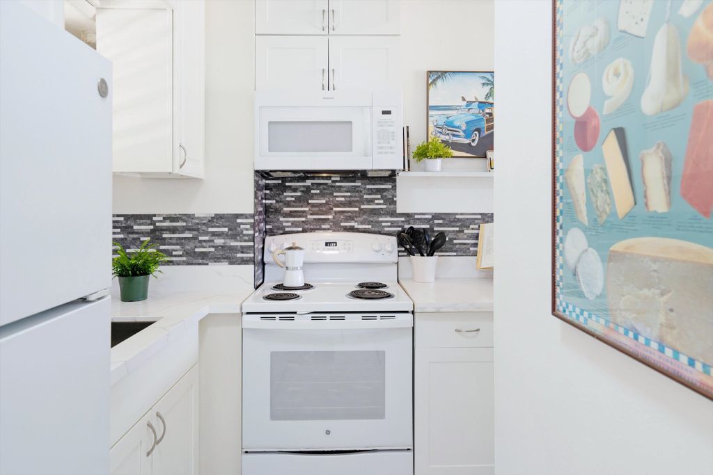 Photo of 1063 Lower Main St #207, Wailuku, HI 96793 (MLS # 407978)