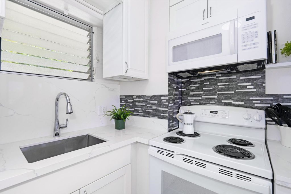 Photo of 1063 Lower Main St #207, Wailuku, HI 96793 (MLS # 407978)