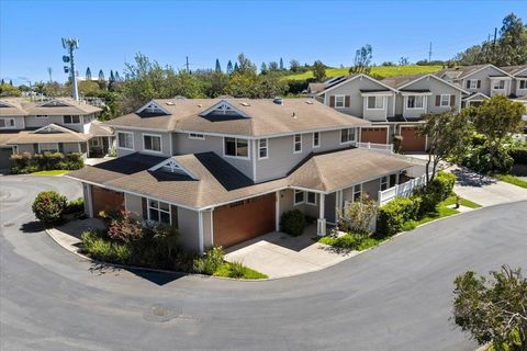 46 Kuinehe Pl 18 Pukalani HI 96768