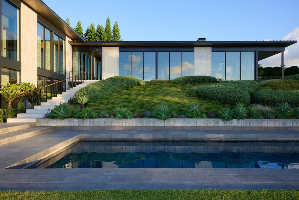 Photo of 1642 W Kuiaha Rd, Haiku, HI 96708 (MLS # 406606)