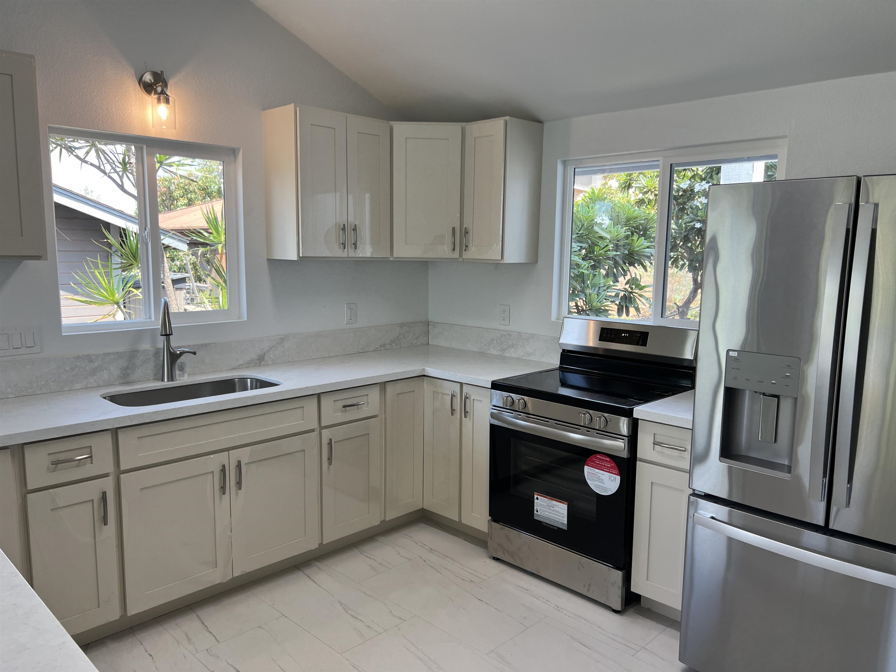 283 Ilikai St