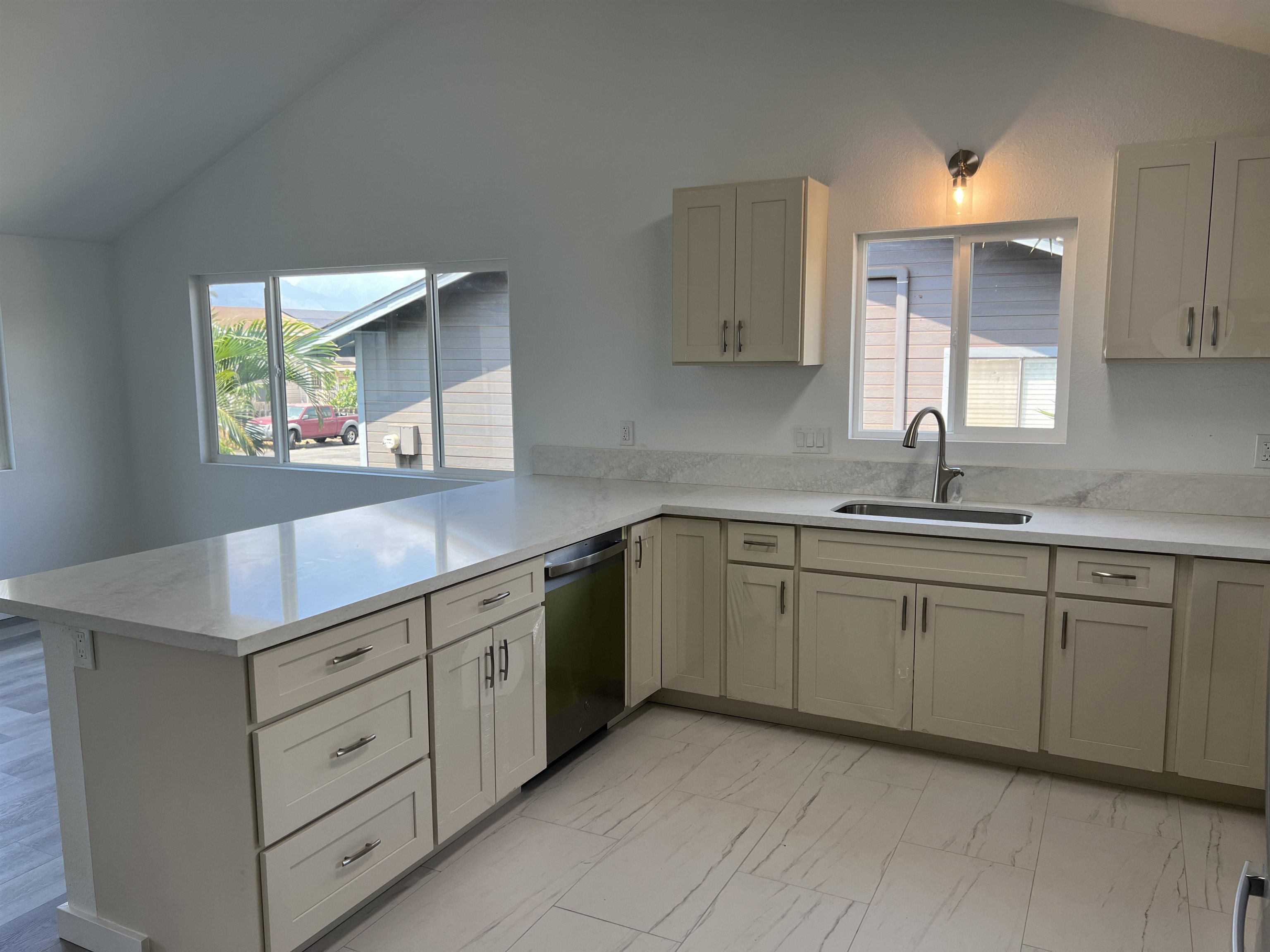 283 Ilikai St