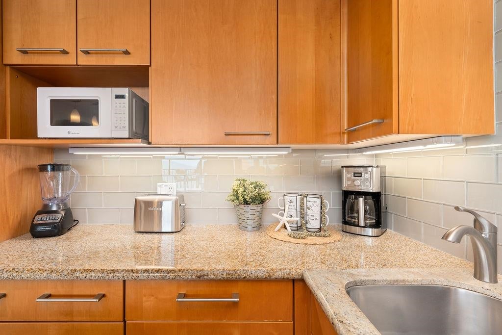 3785 Lower Honoapiilani Rd 208
