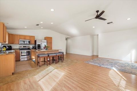 27 Nokekula St Wailuku HI 96793