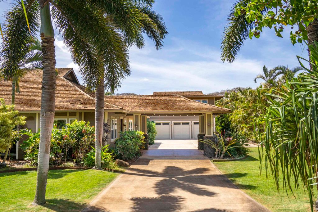 Photo of 1050 Kapukaulua Pl, Paia, HI 96779 (MLS # 407207)
