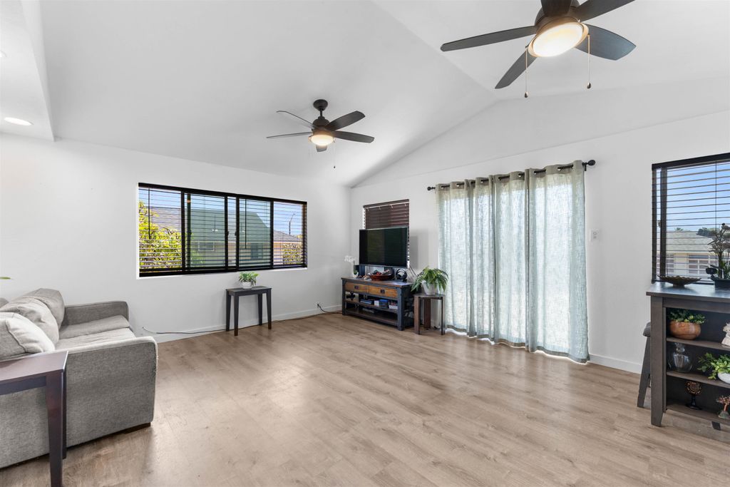 Photo of 522 Niau St, Kahului, HI 96732 (MLS # 406646)