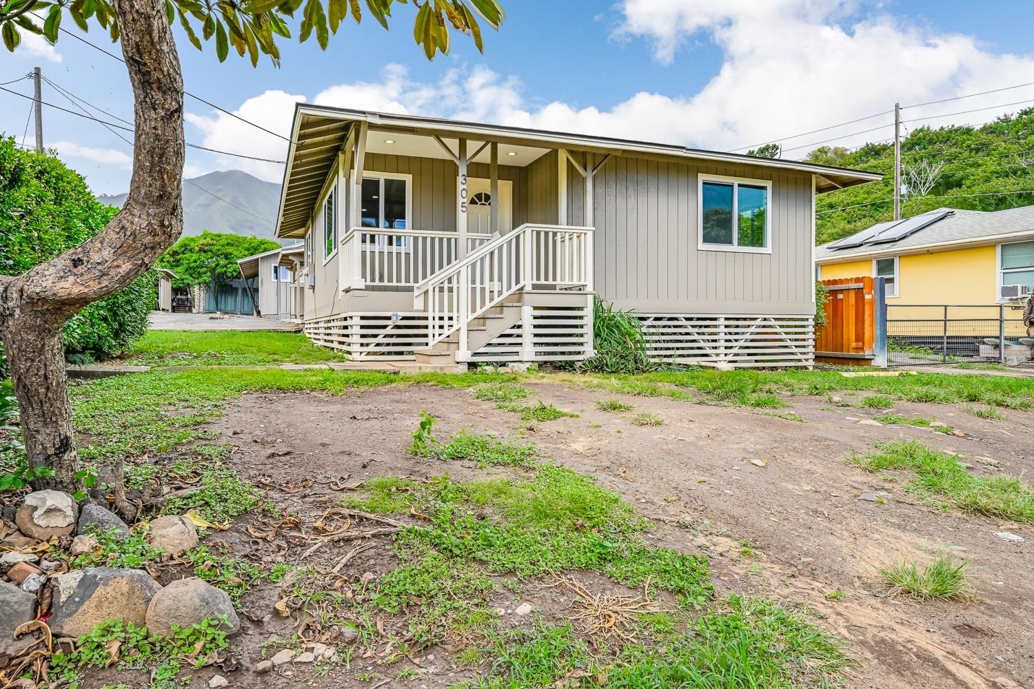 305 Makua St