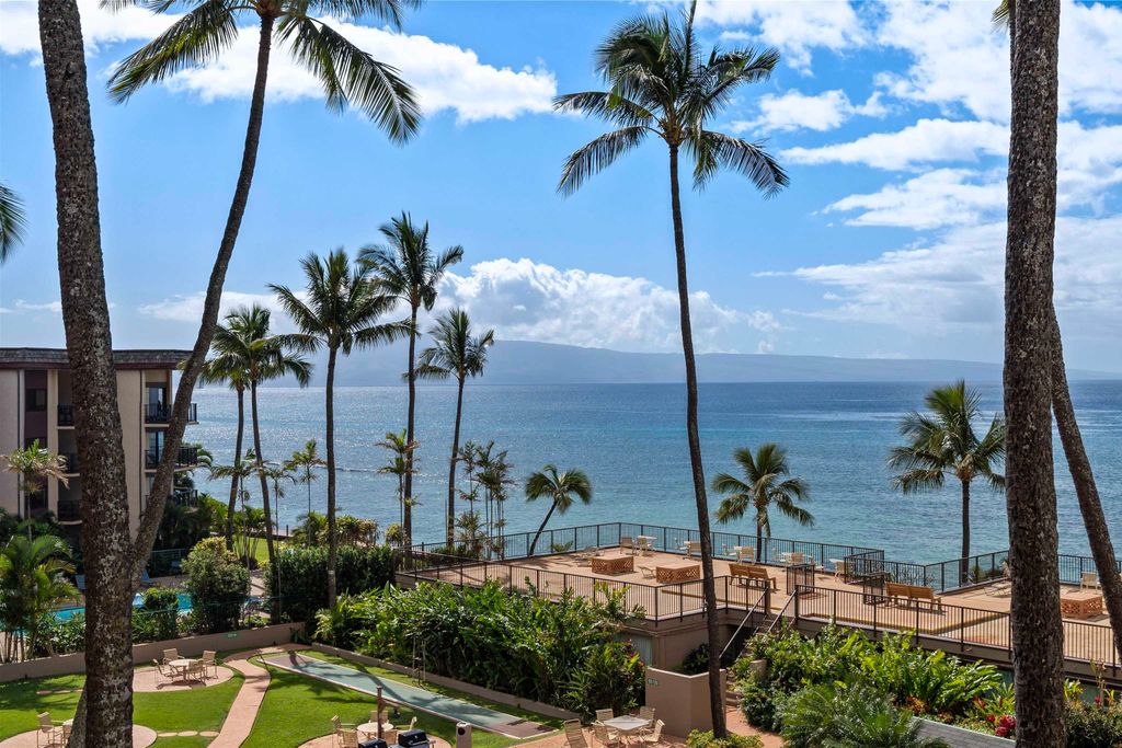 Photo of 3823 Lower Honoapiilani Rd #401, Lahaina, HI 96761 (MLS # 408068)