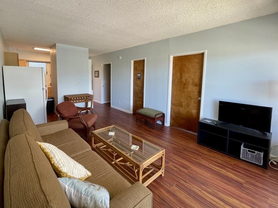 1063 Lower Main St 616