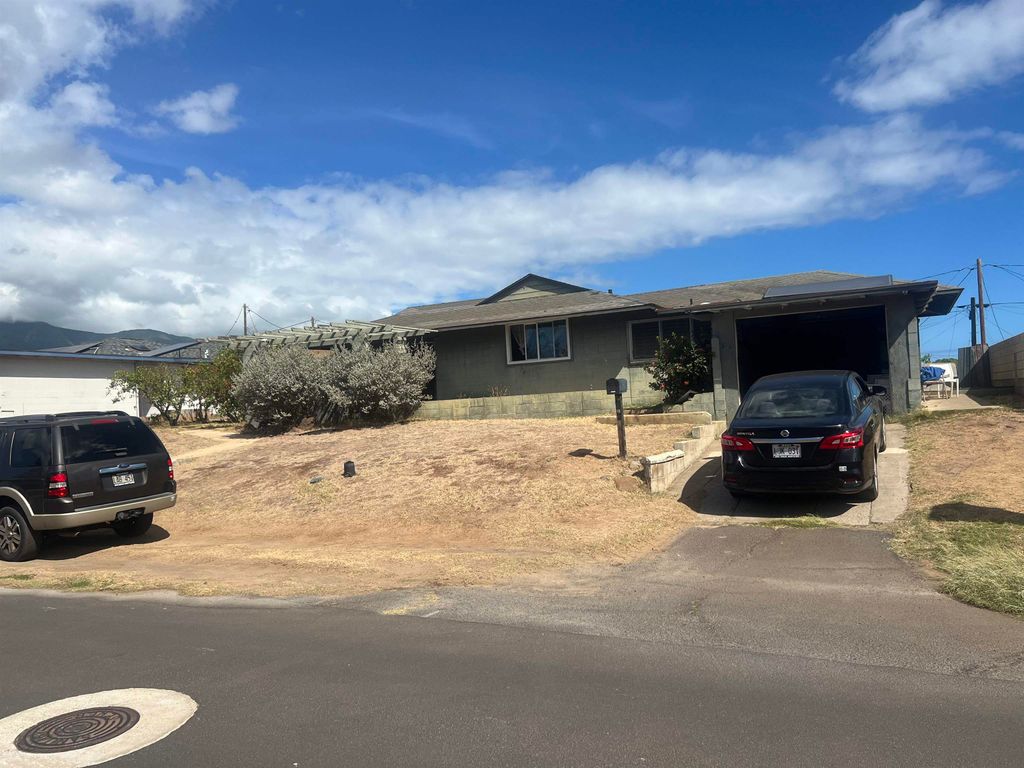 Photo of 138 Niihau St, Kahului, HI 96732 (MLS # 406958)