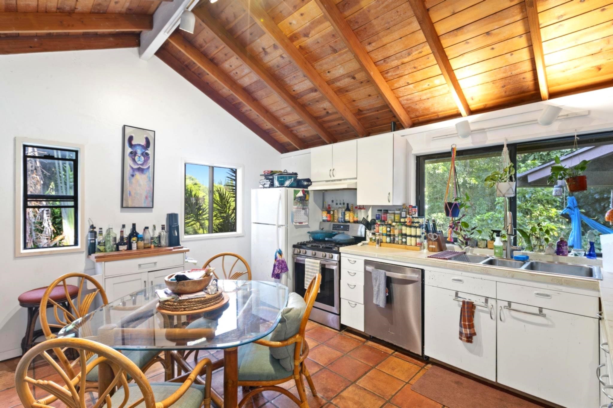 105 E Kuiaha Rd