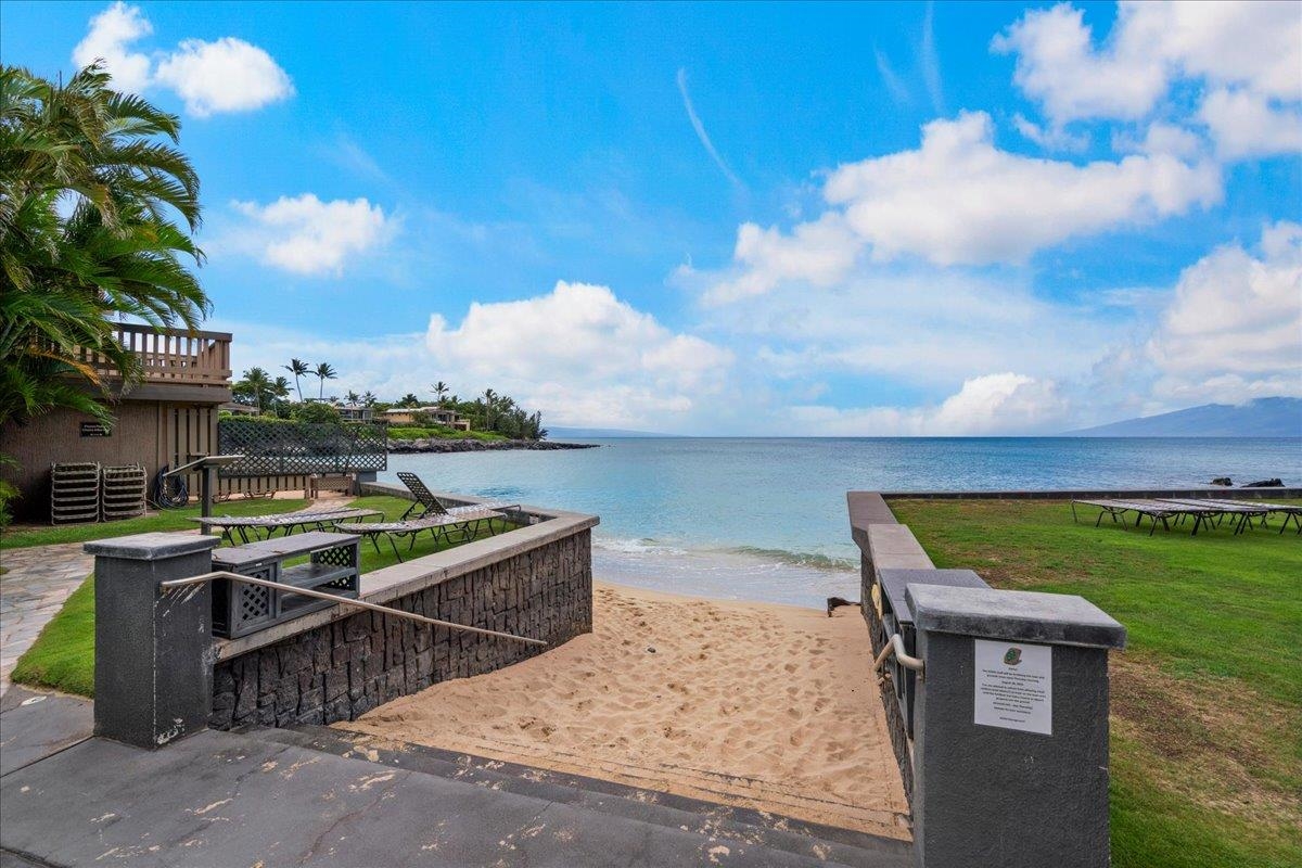 4909 Lower Honoapiilani Rd E2E
