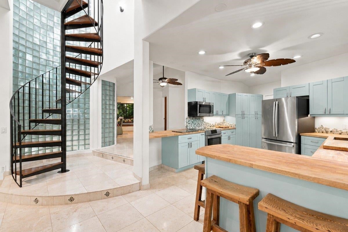 3150 Waiea Pl