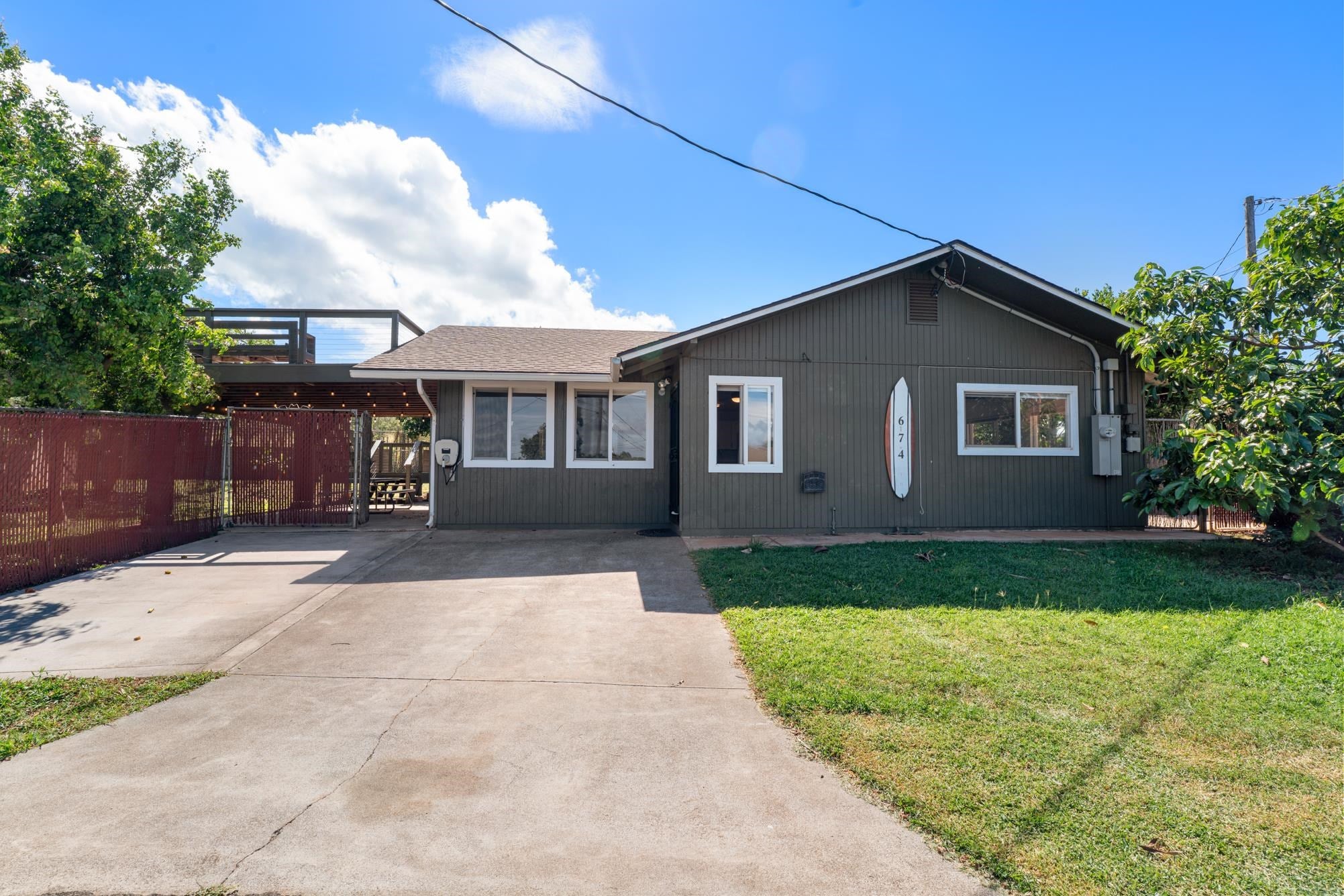 674 Loina Pl