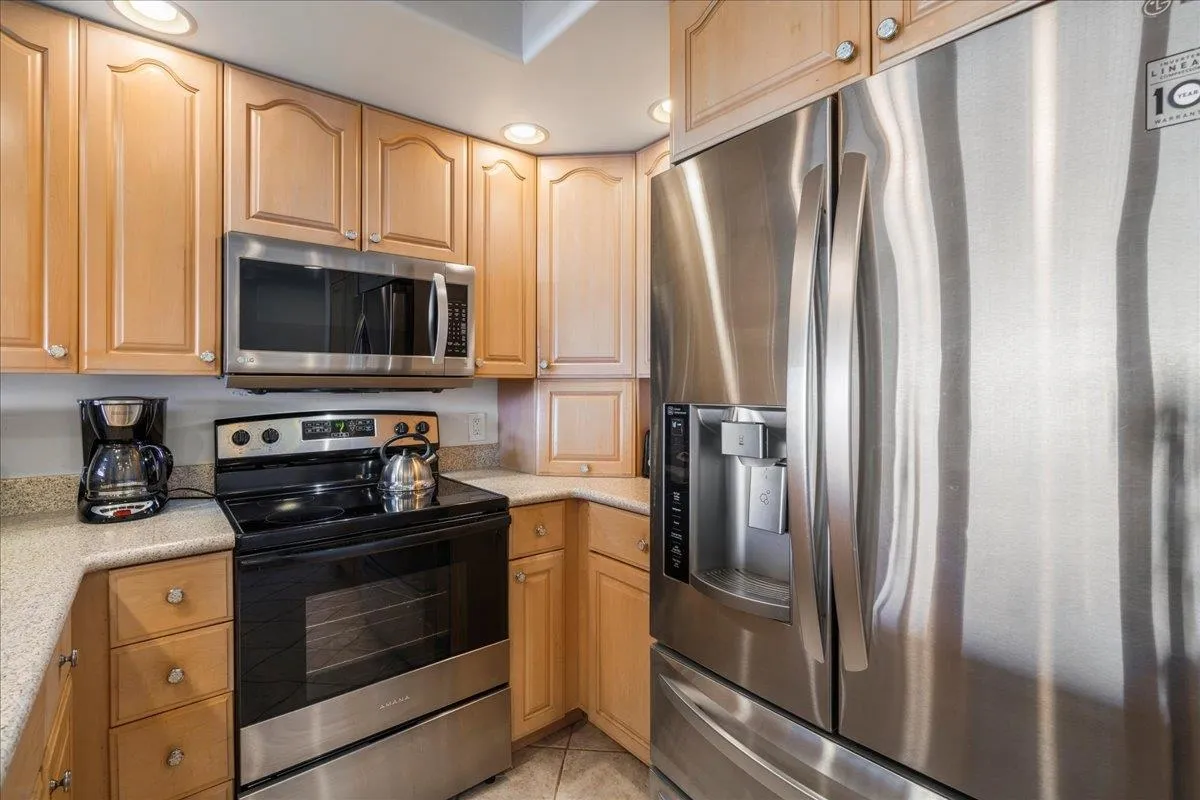 Lahaina, Hawaii 96761, United States, 2 Bedrooms Bedrooms, ,2 BathroomsBathrooms,Residential,Active,253813