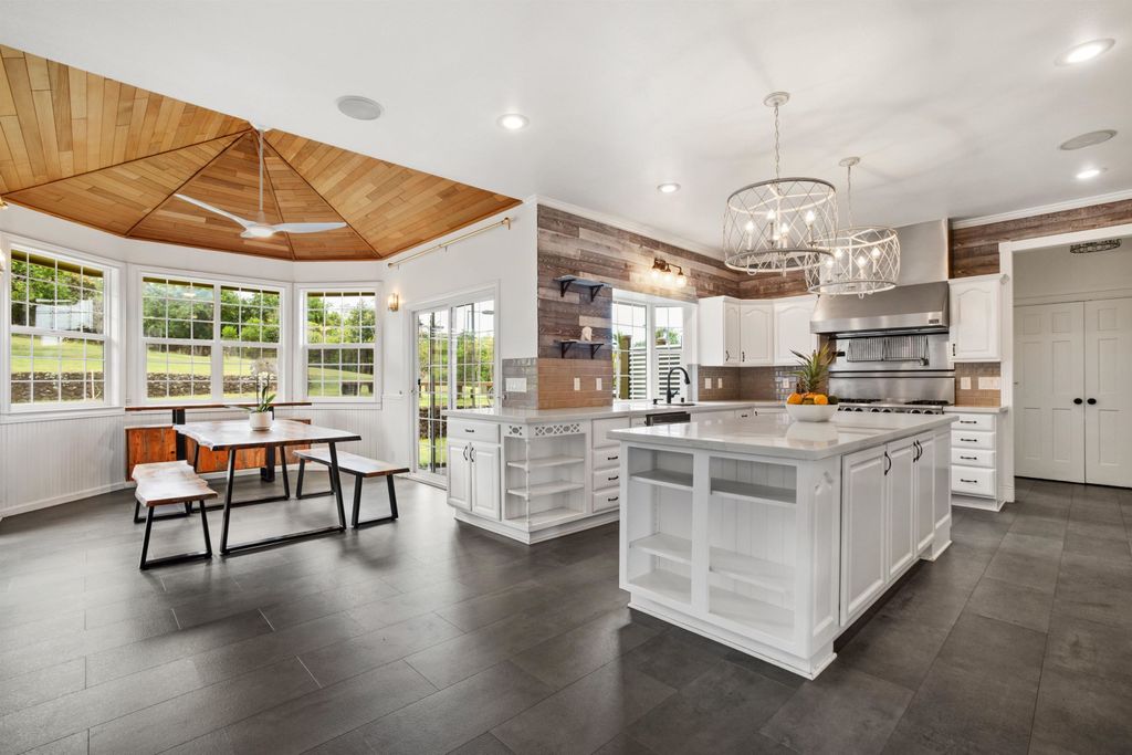 Photo of 450 Hoopalua Dr, Pukalani, HI 96768 (MLS # 406297)