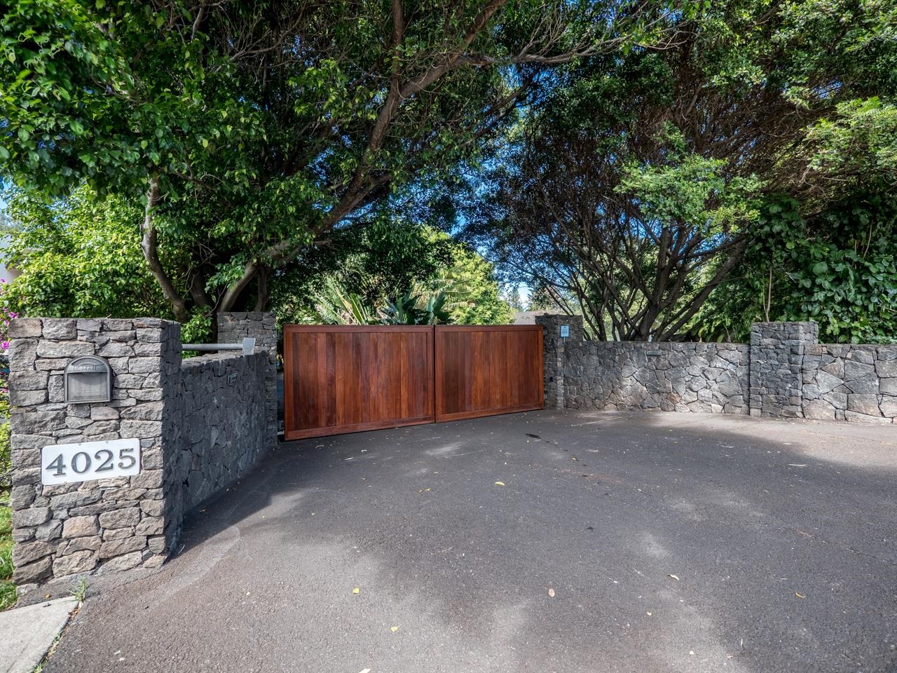 4025 Lower Honoapiilani Rd