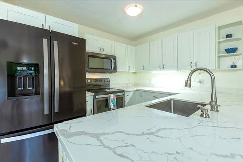 140 Uwapo Rd 55-205 Kihei HI 96753