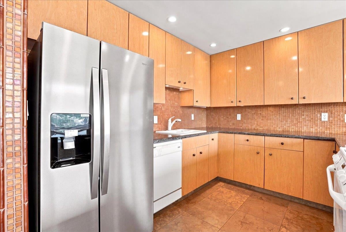 1129 Lower Main St 407