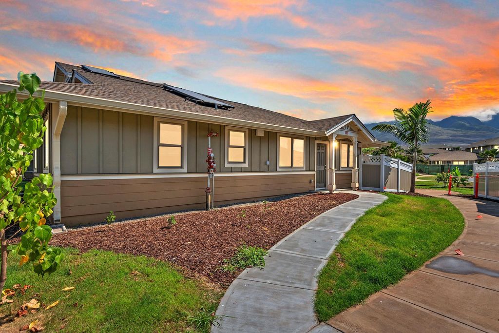 Photo of 275 Kahoma Village Loop #14-106, Lahaina, HI 96761 (MLS # 407336)