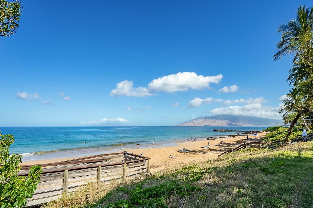 160 Keonekai Rd 21-101