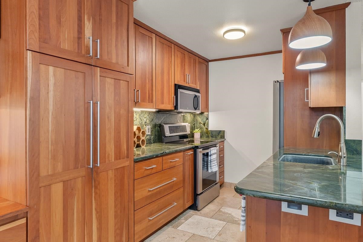 160 Keonekai Rd 21-101