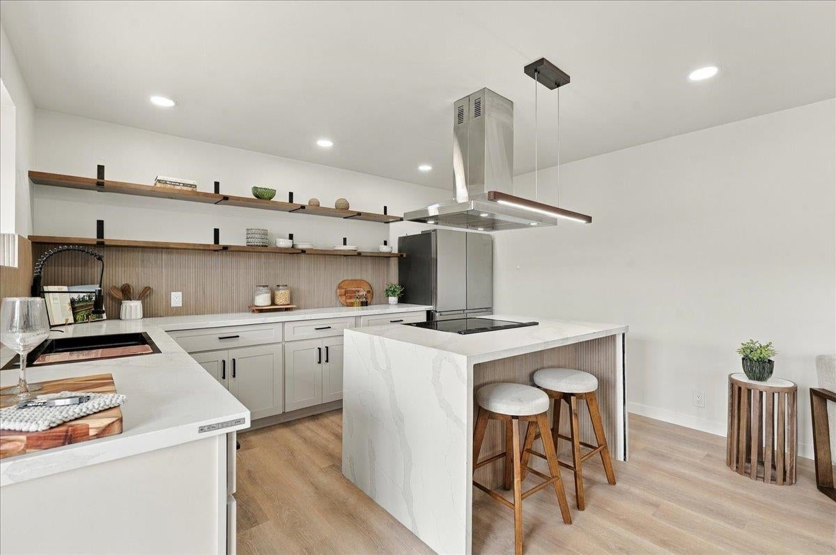 400 Palama Dr