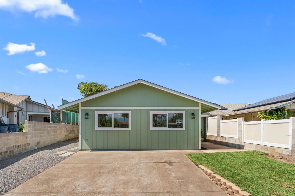 Photo of 226 Hoomoku St, Kahului, HI 96732 (MLS # 407500)