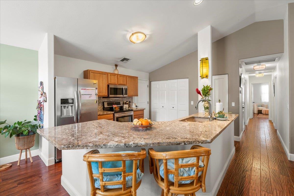 220 Oluea Cir