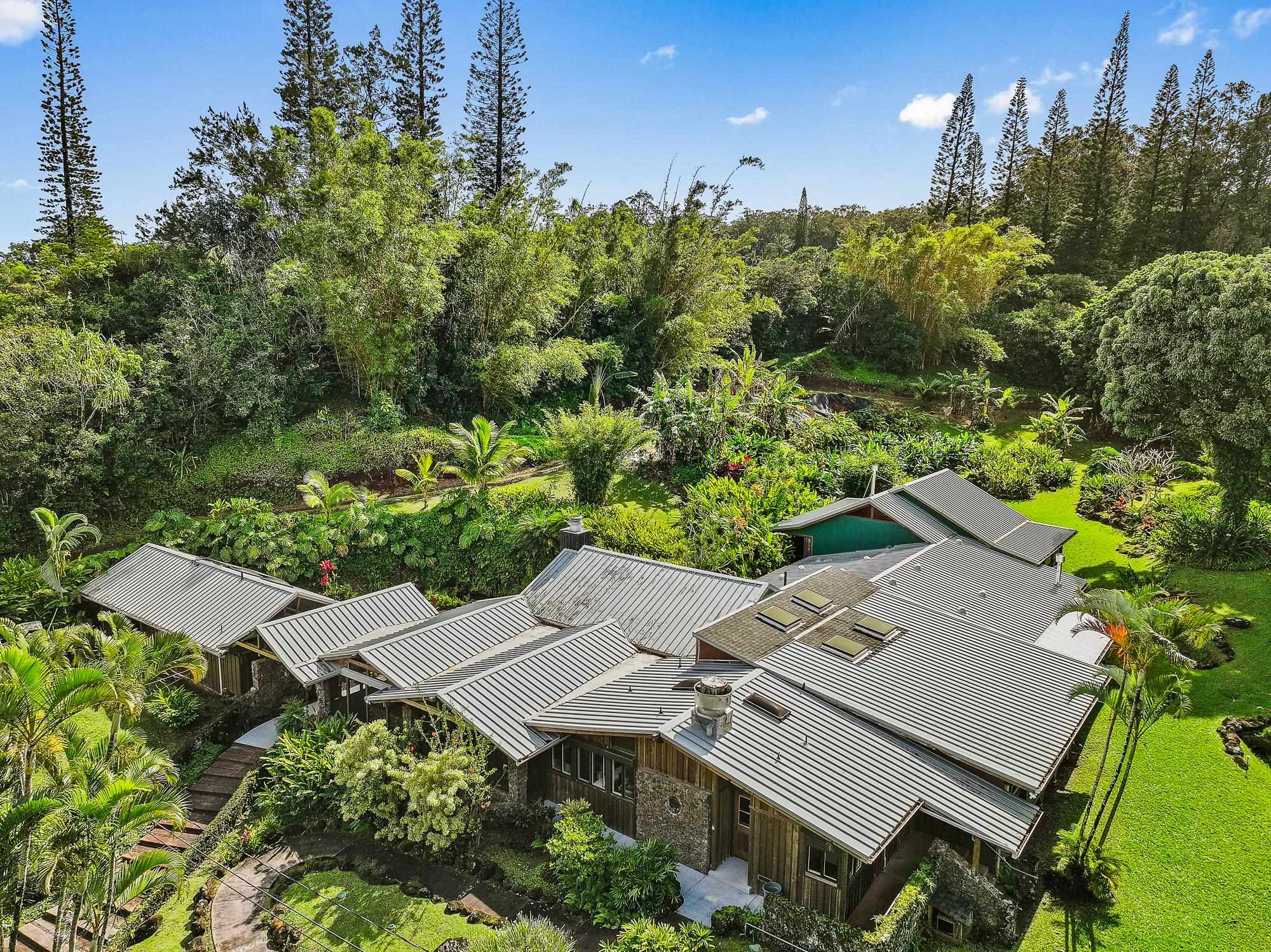 1055 Kaupakalua Rd