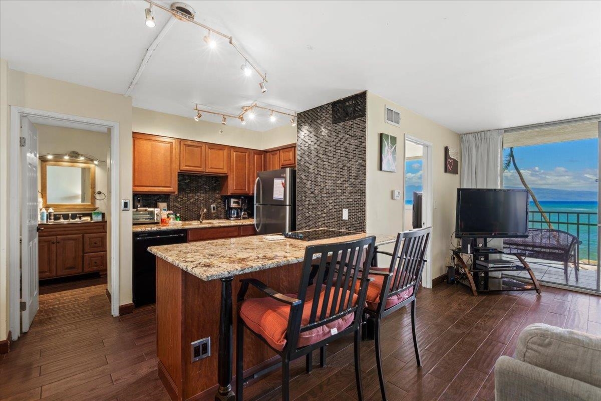 4365 Lower Honoapiilani Rd 209