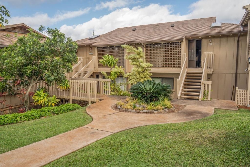 Photo of 50 Kepuhi Pl #202, Maunaloa, HI 96770 (MLS # 407451)