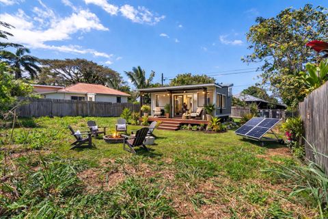 956 Kahealani St Haiku HI 96708