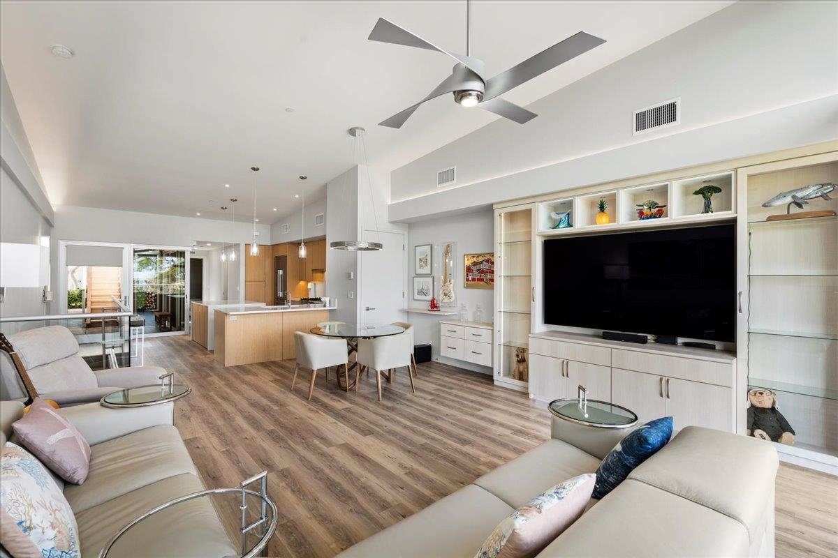 209 Holokahiki Ln 103