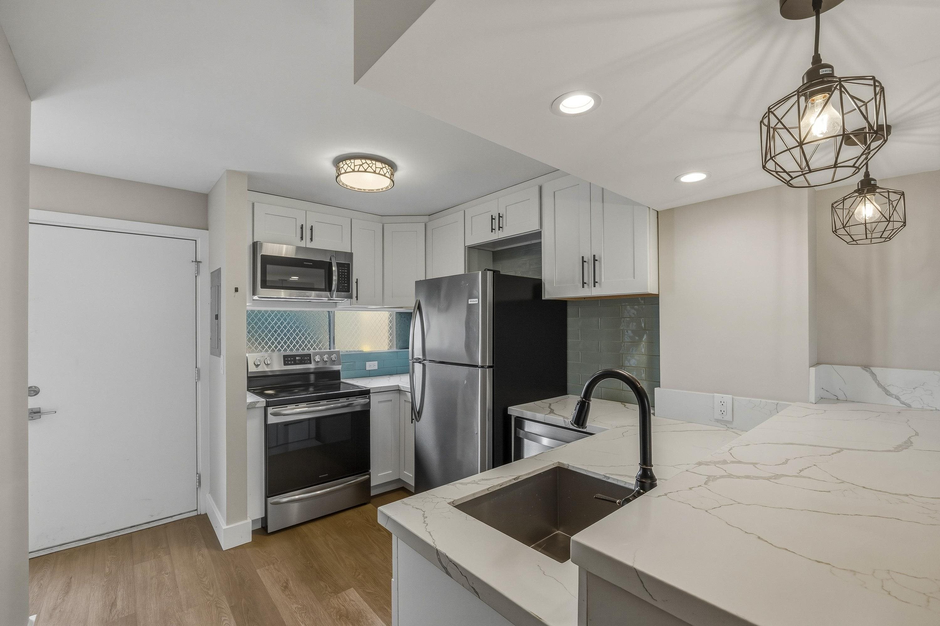 3676 Lower Honoapiilani Rd B301