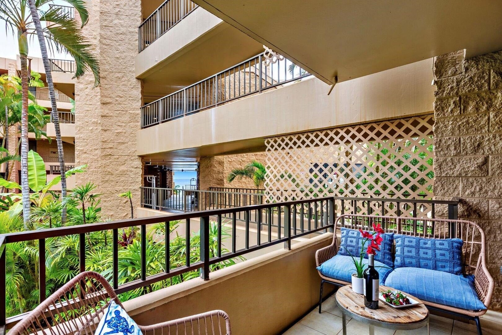 3601 Lower Honoapiilani Rd 220
