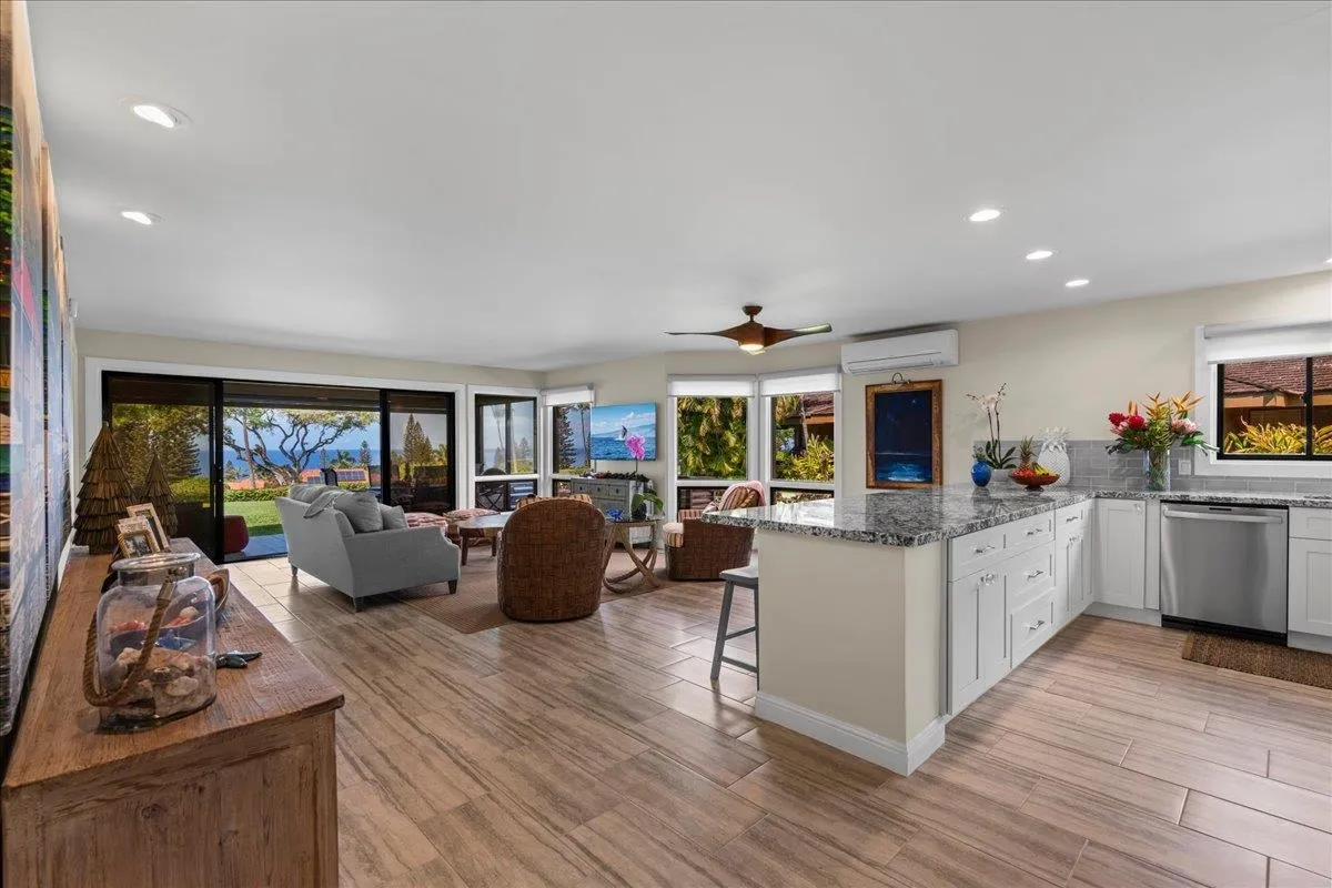 Lahaina, Hawaii 96761, United States, 2 Bedrooms Bedrooms, ,2 BathroomsBathrooms,Residential,Active,222718