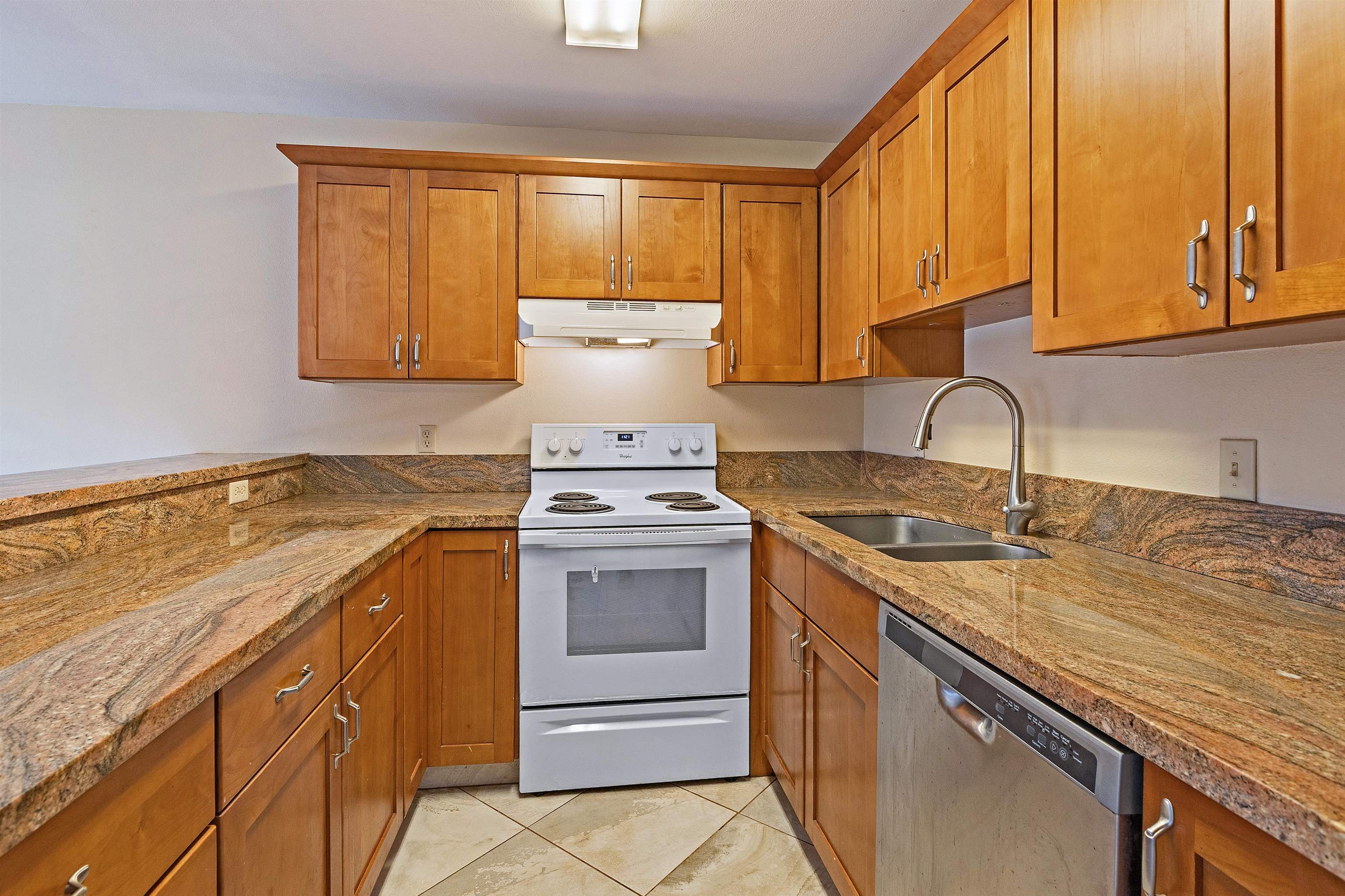 3740 Lower Honoapiilani Rd D305